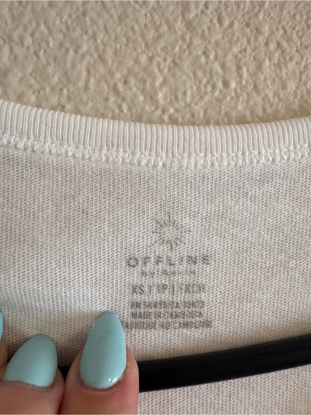 NWT White Graphic Crew Neck T-Shirt - Picture 2 of 3